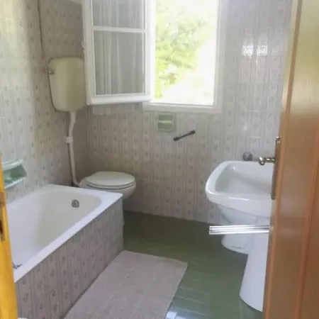 House Amelia بيت للعطل *