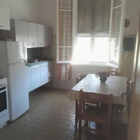 House Amelia * بورديغيرا